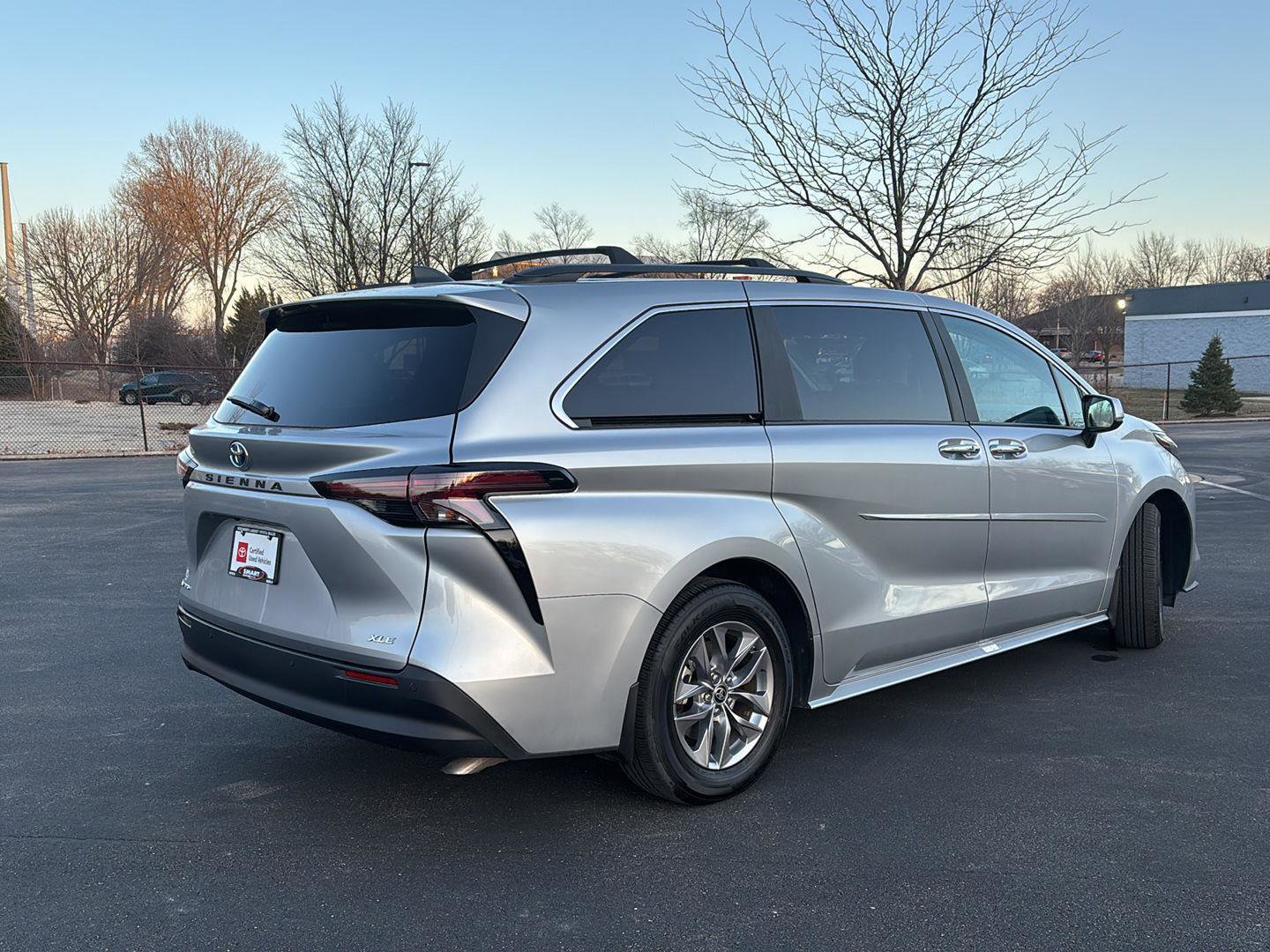Used 2025 Toyota Sienna XLE w/ XLE Plus Package image 9