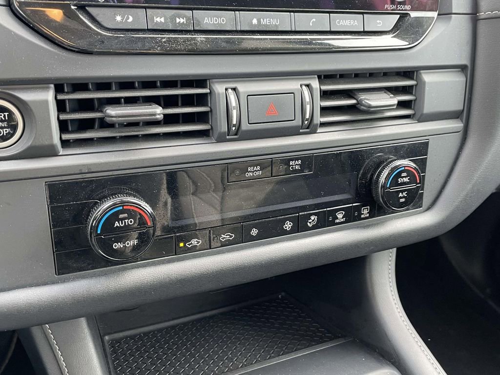 Used 2024 Nissan Pathfinder S image 28