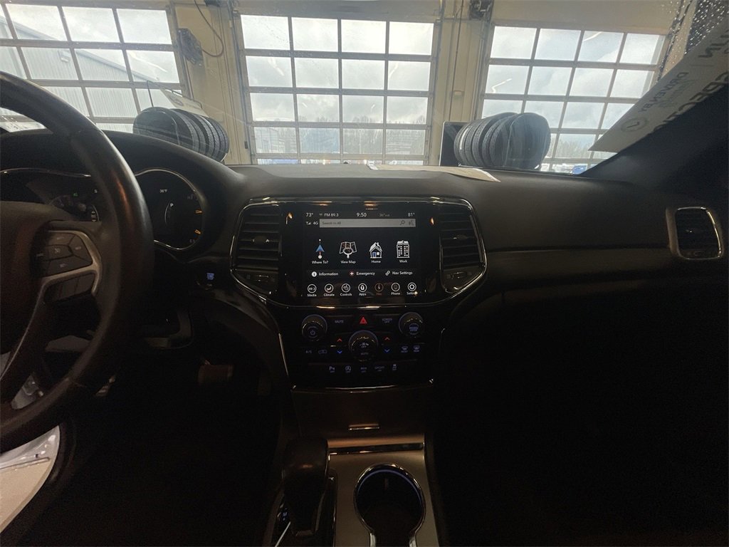 Used 2022 Jeep Grand Cherokee Laredo X image 10