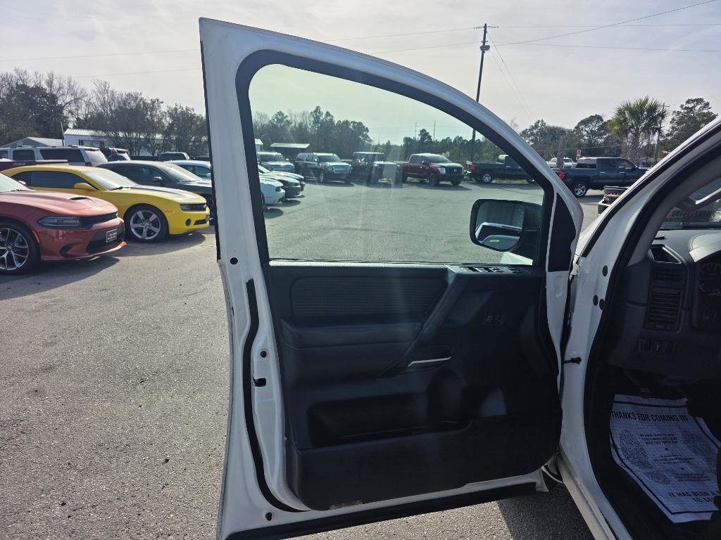 Used 2012 Nissan Titan SV w/ SV Value Truck Pkg image 6