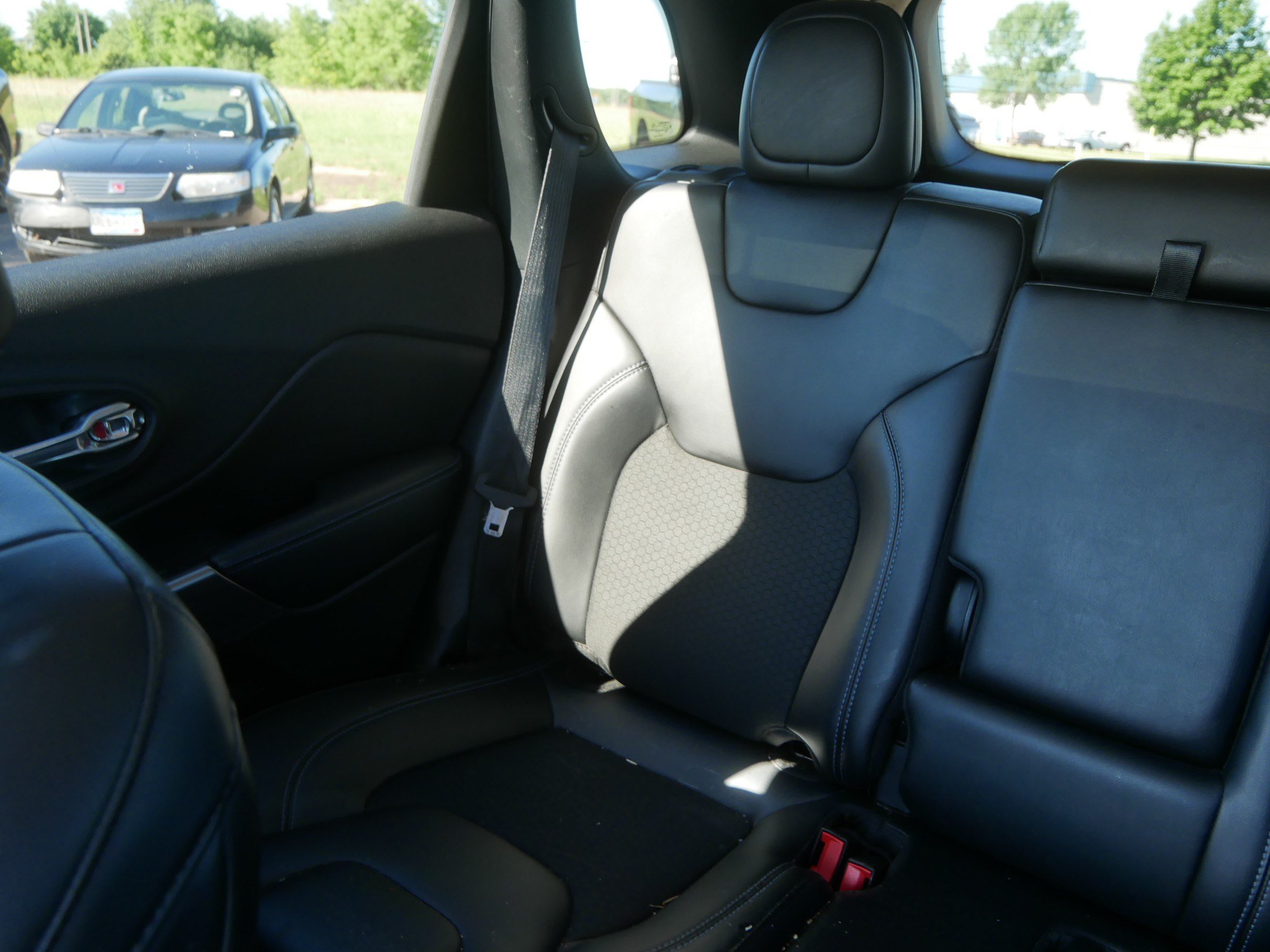 Certified 2020 Jeep Cherokee Latitude Plus w/ Comfort/Convenience Group AWD/4WD image 12
