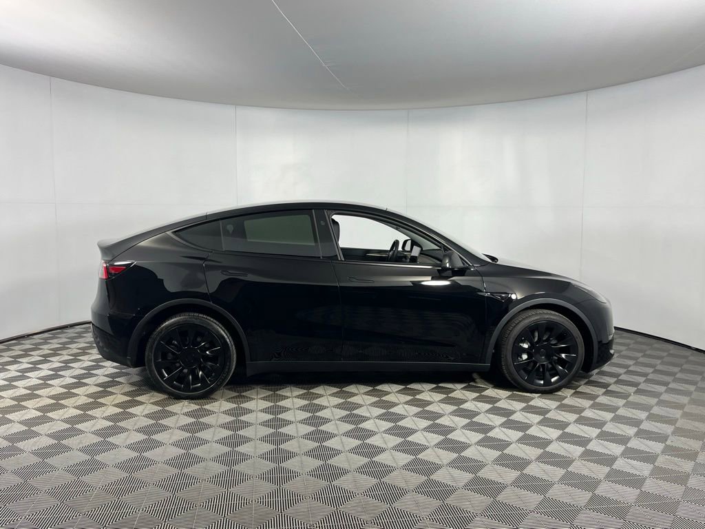 Used 2025 Tesla Model Y Long Range image 4