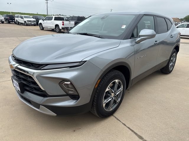 Used 2025 Chevrolet Blazer LT AWD/4WD image 1