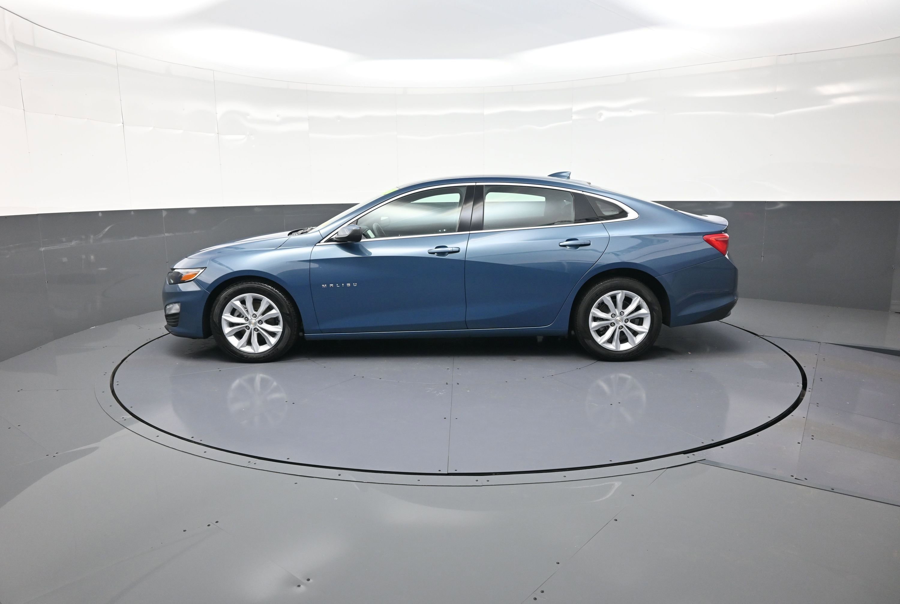 Used 2024 Chevrolet Malibu LT image 6