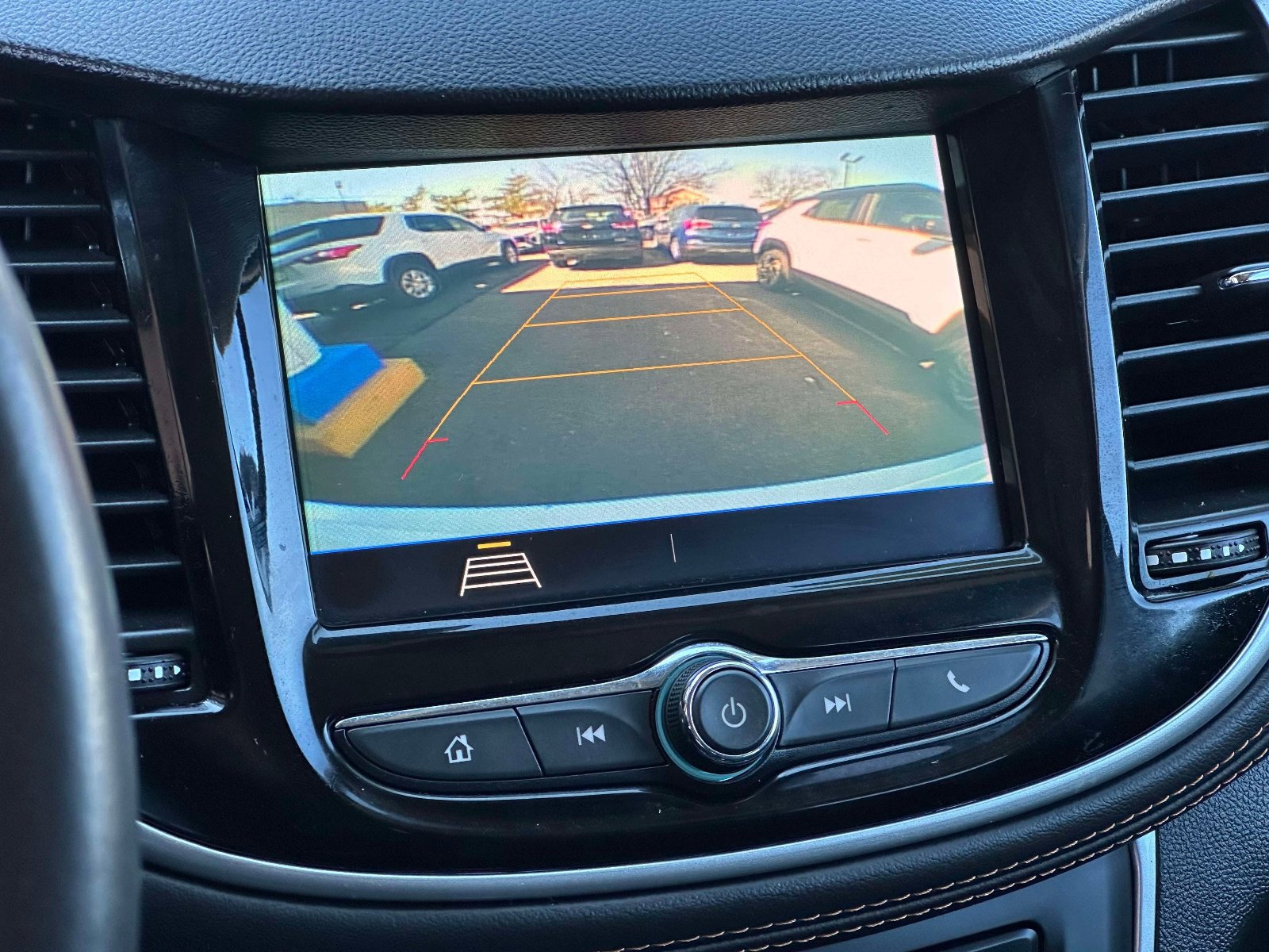 Used 2022 Chevrolet Trax LT w/ LT Convenience Package image 30