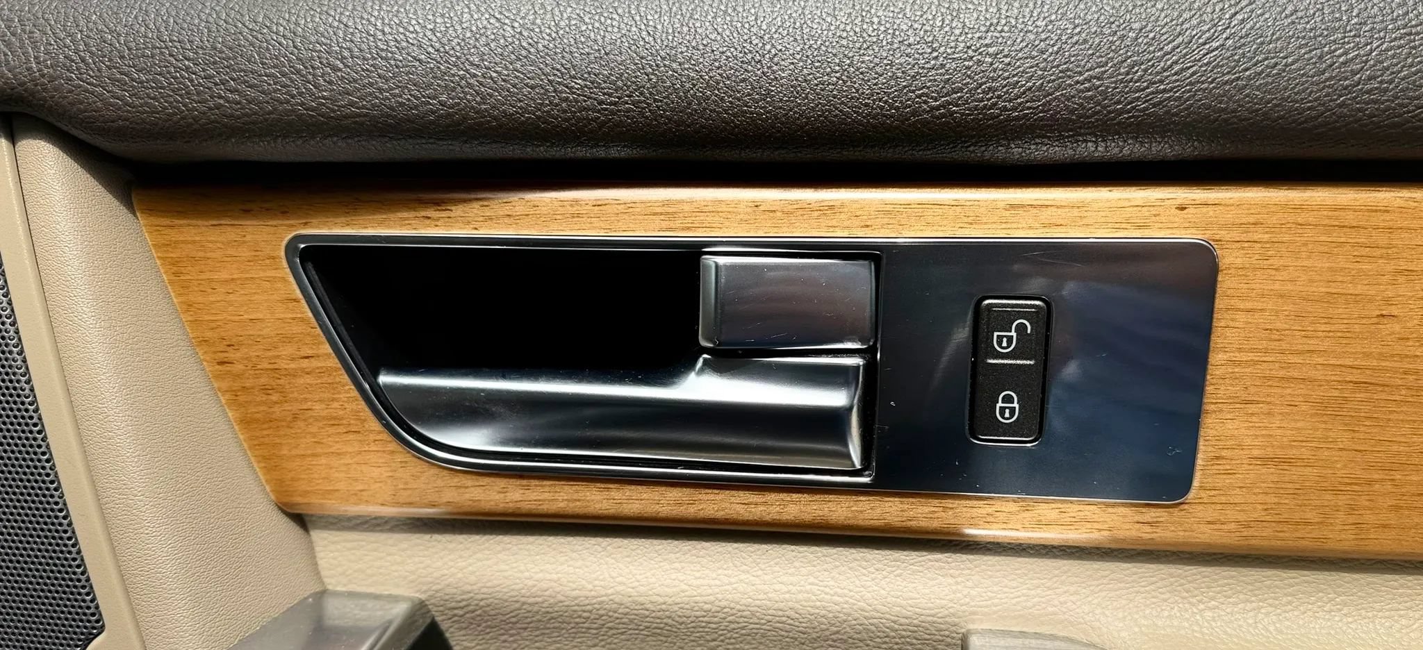 Used 2012 Land Rover LR4 HSE LUX AWD/4WD image 46