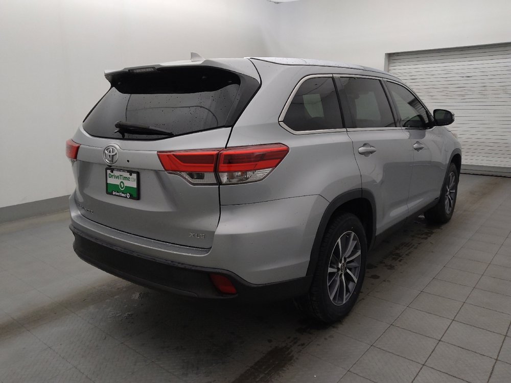 Used 2019 Toyota Highlander XLE FWD image 9