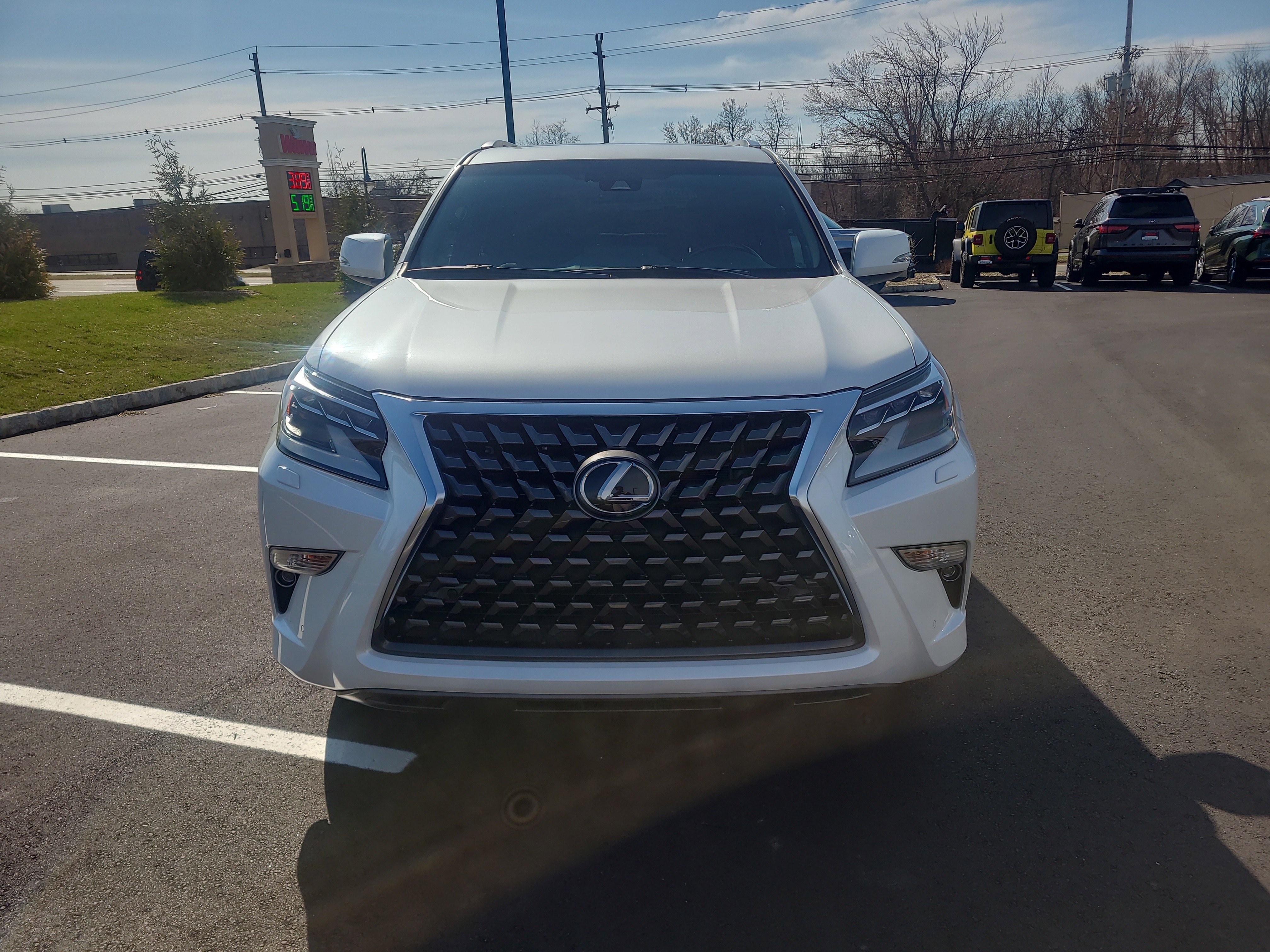 Used 2023 Lexus GX 460 Premium image 2