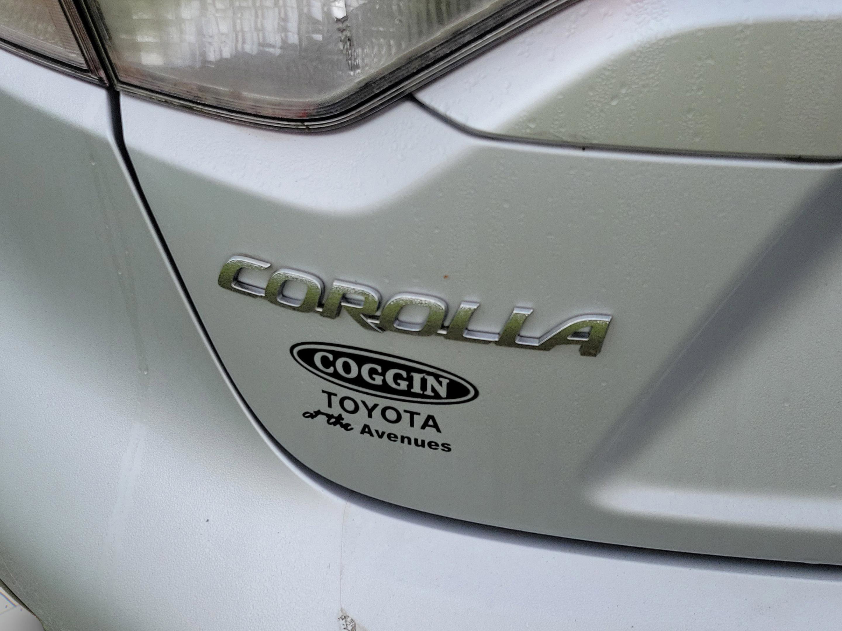 Used 2022 Toyota Corolla LE w/ LE Convenience Package FWD image 23