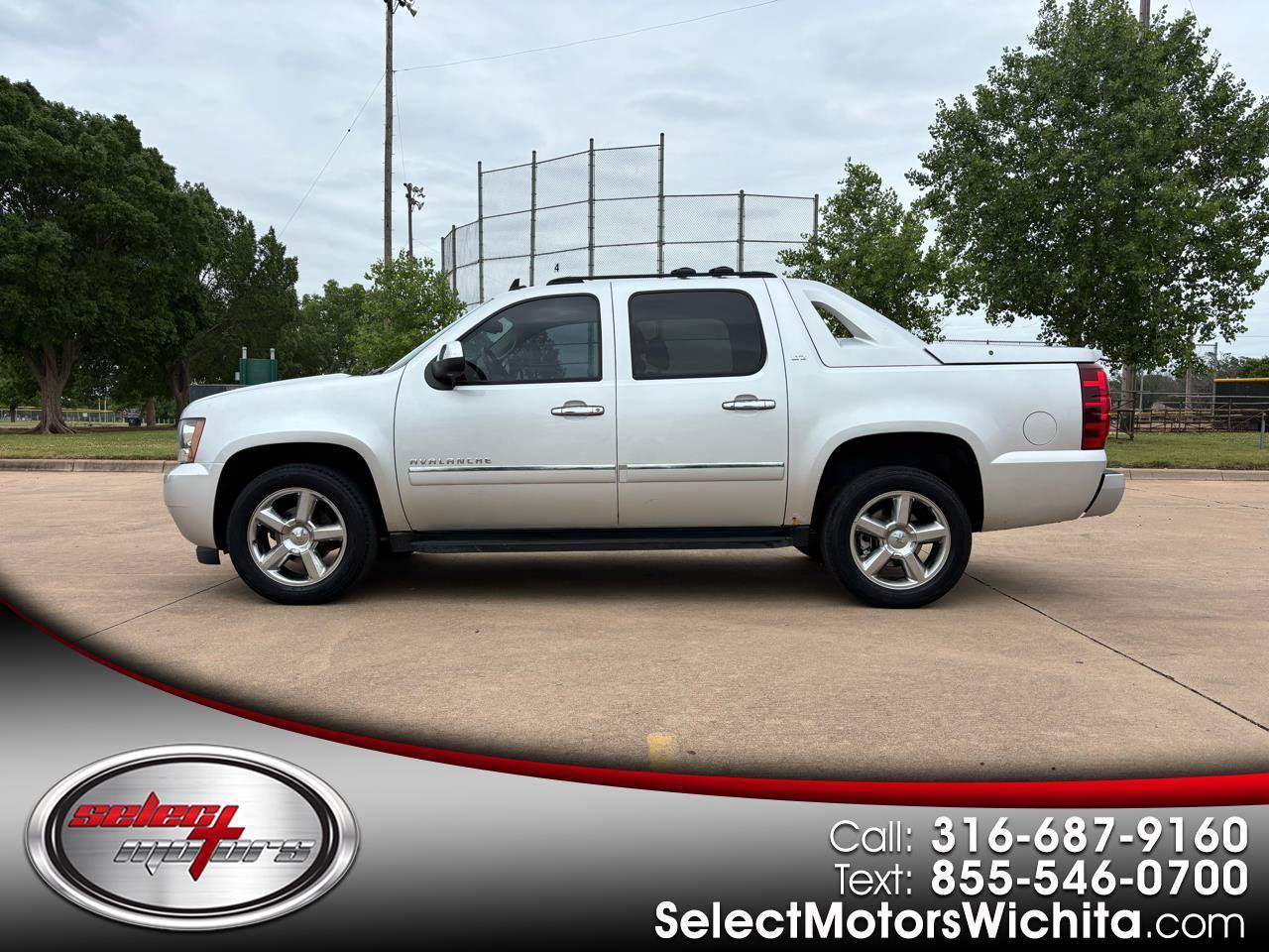Used 2012 Chevrolet Avalanche LTZ AWD/4WD image 1
