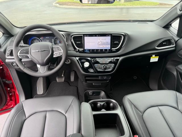 New 2026 Chrysler Voyager LX image 18