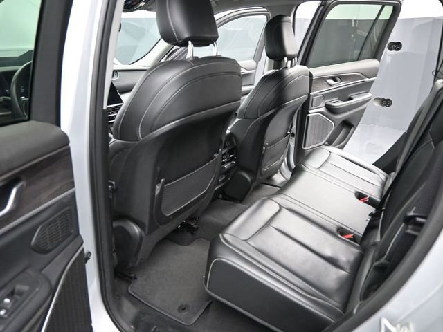 Used 2022 Jeep Grand Cherokee Limited image 13