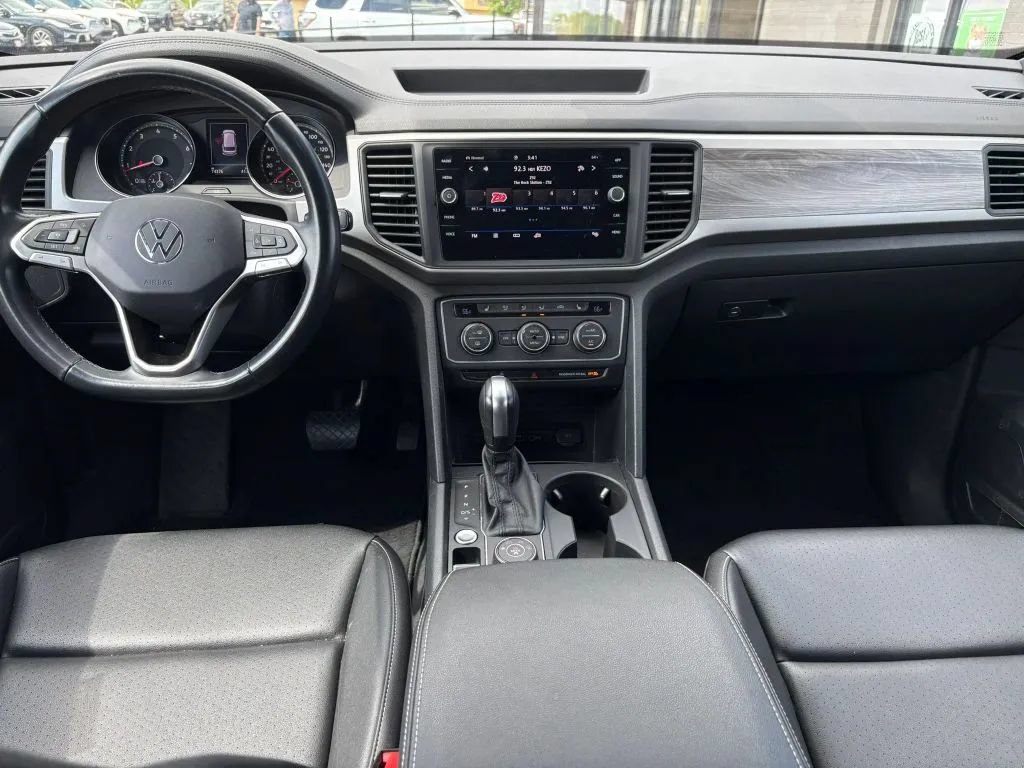 Used 2020 Volkswagen Atlas Cross Sport SE w/ Towing Package AWD/4WD image 12