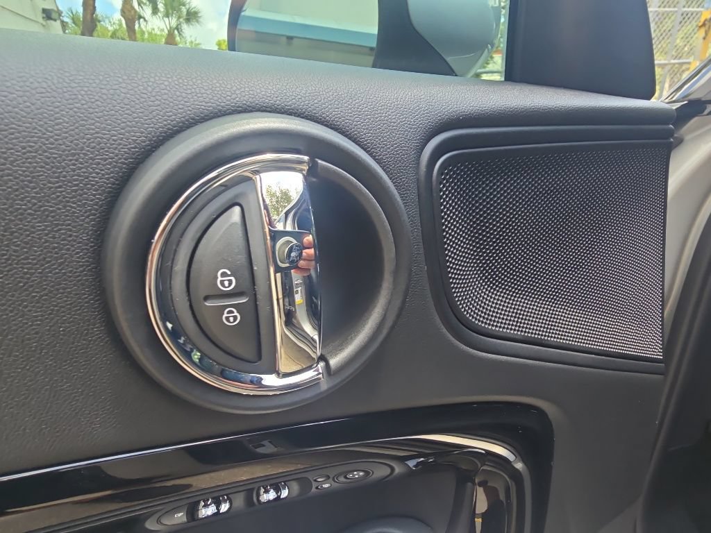 Used 2024 MINI Cooper Countryman S w/ Premium Package FWD image 17