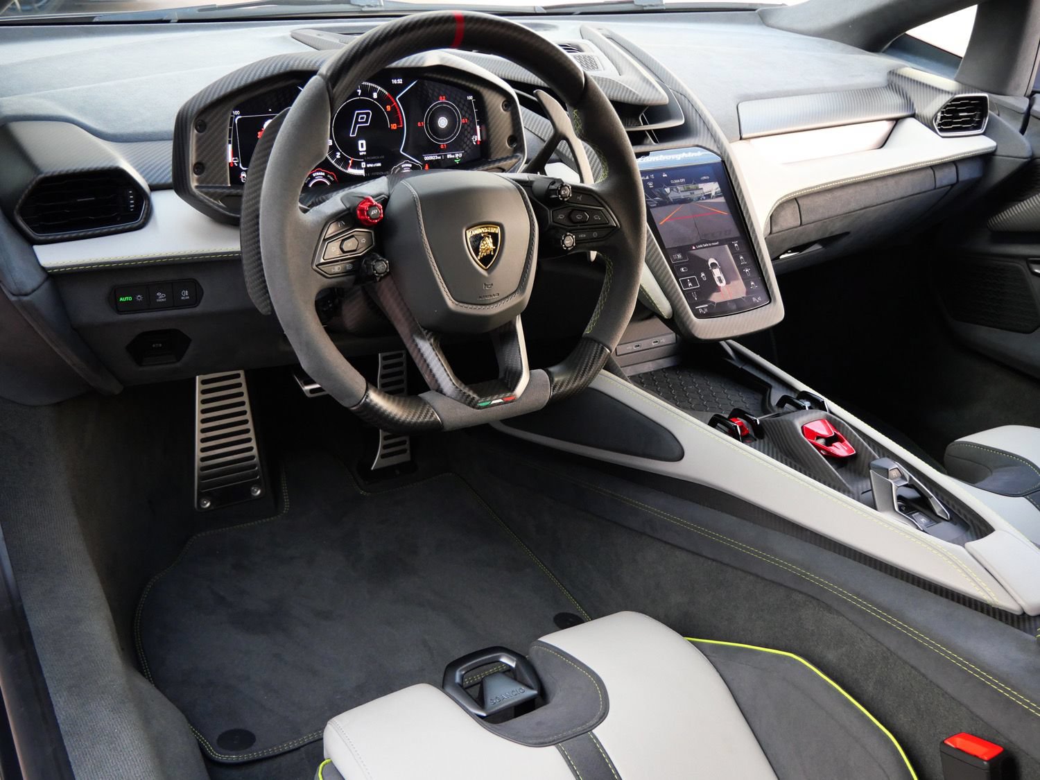 Used 2025 Lamborghini Revuelto AWD/4WD image 20