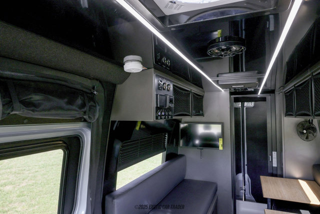 Used 2025 Mercedes-Benz Sprinter 2500 image 31