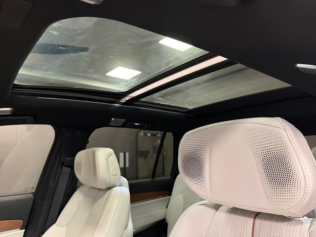 Certified 2026 Cadillac Vistiq Sport AWD/4WD image 22