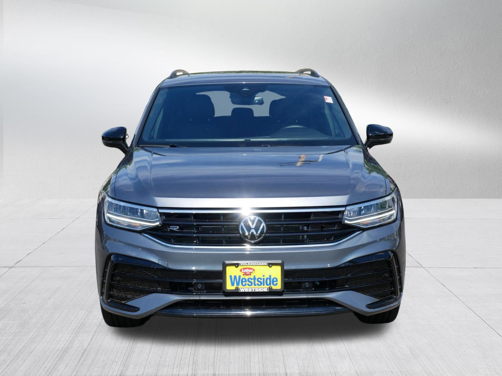 Certified 2023 Volkswagen Tiguan SE R-Line AWD/4WD image 2