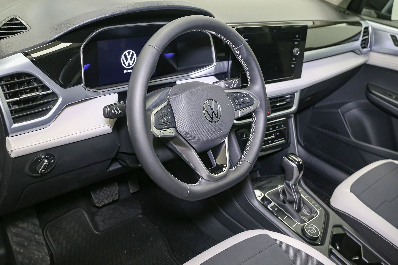 New 2026 Volkswagen Taos SE AWD/4WD image 18