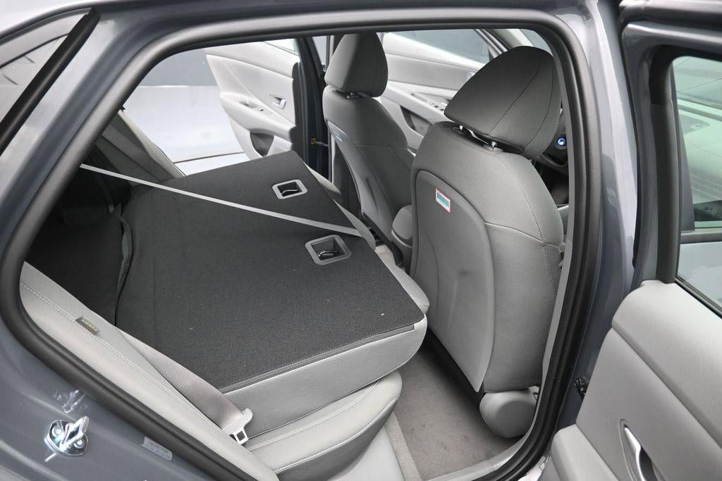 New 2026 Hyundai Elantra SE FWD image 28