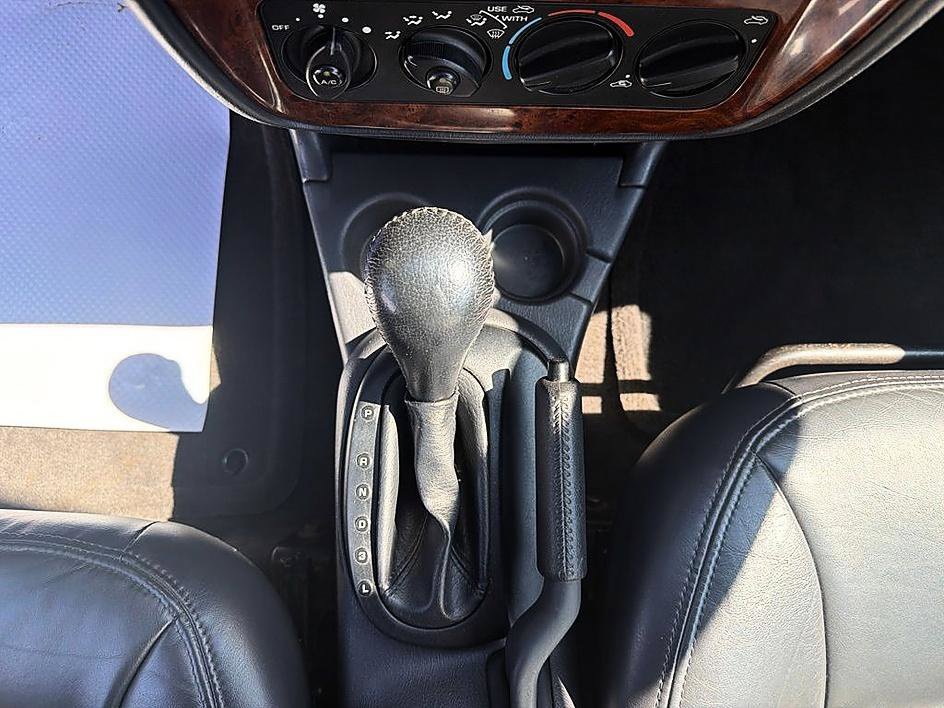 Used 2000 Chrysler Sebring JXI FWD image 17