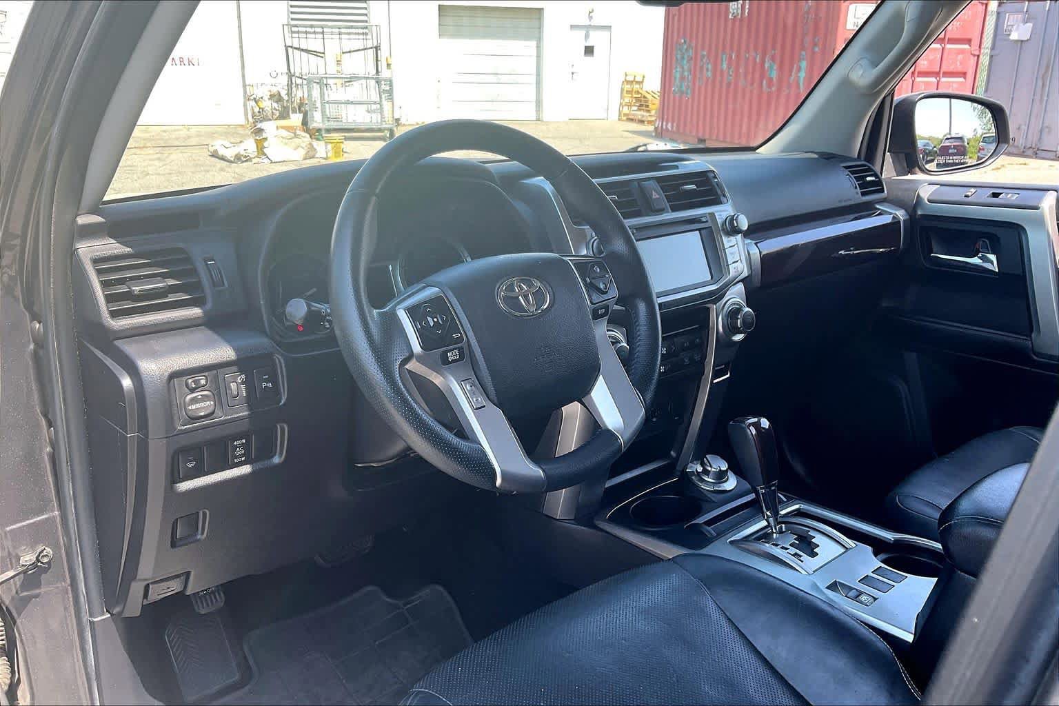 Used 2016 Toyota 4Runner Limited AWD/4WD image 17
