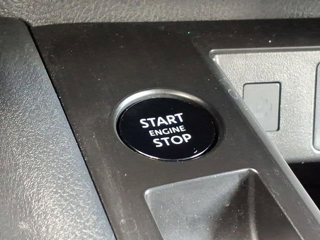 Used 2025 Nissan Kicks SV FWD image 29