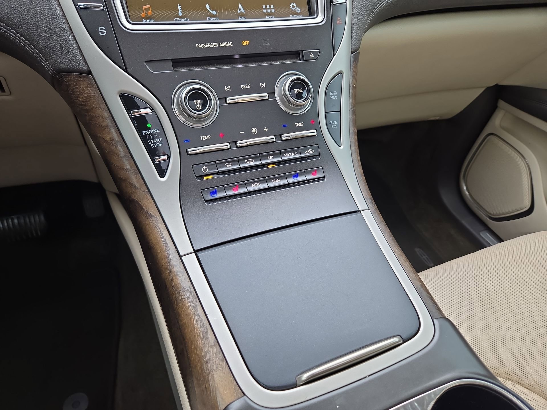 Used 2016 Lincoln MKX Reserve w/ Technology Package FWD image 22