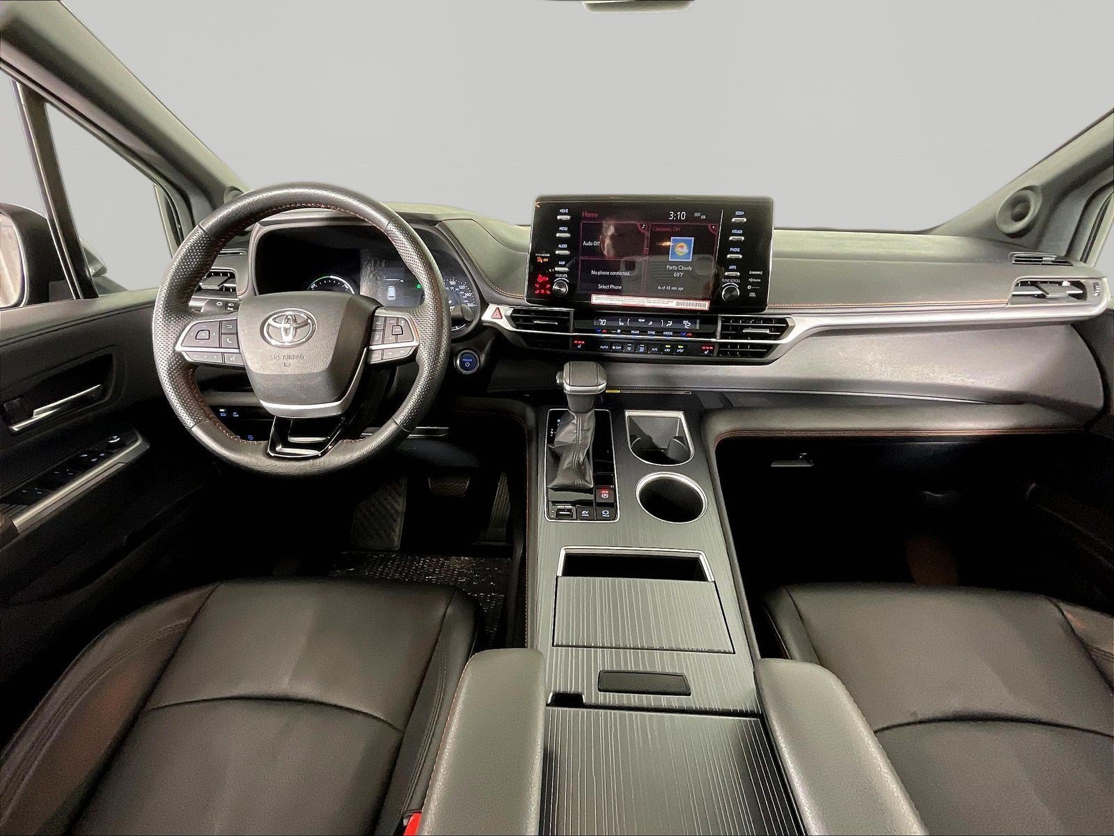 Used 2022 Toyota Sienna XSE w/ XSE Plus Package AWD/4WD image 7