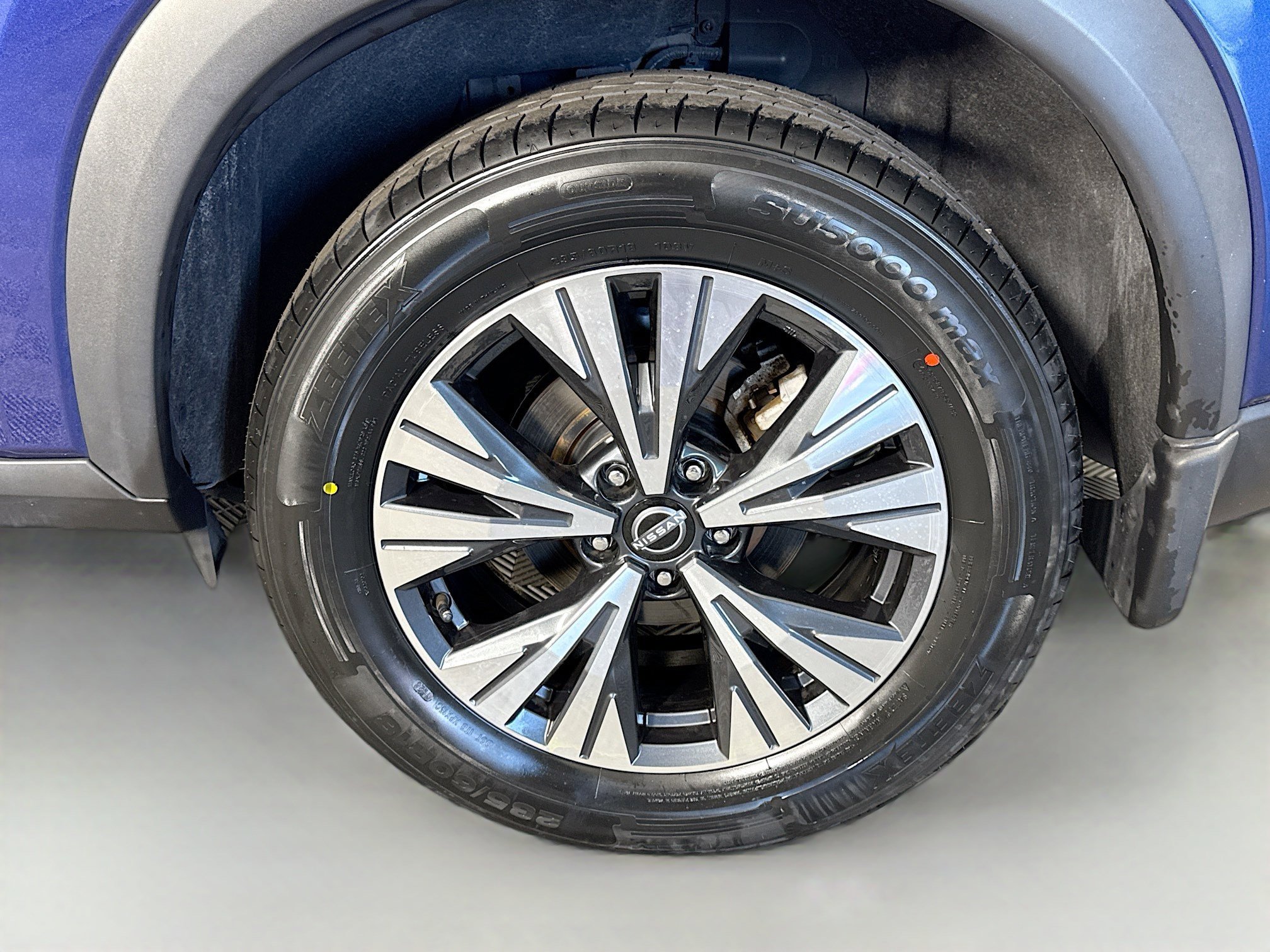 Used 2023 Nissan Rogue SV image 37