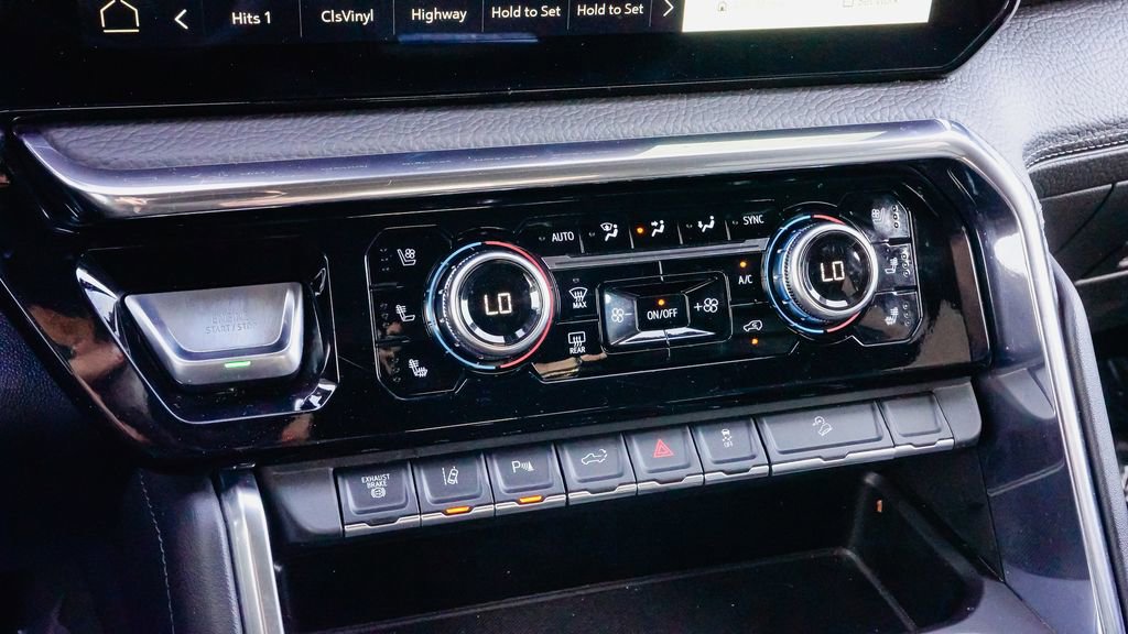 Used 2024 GMC Sierra 3500 Denali w/ Denali Reserve Package image 21