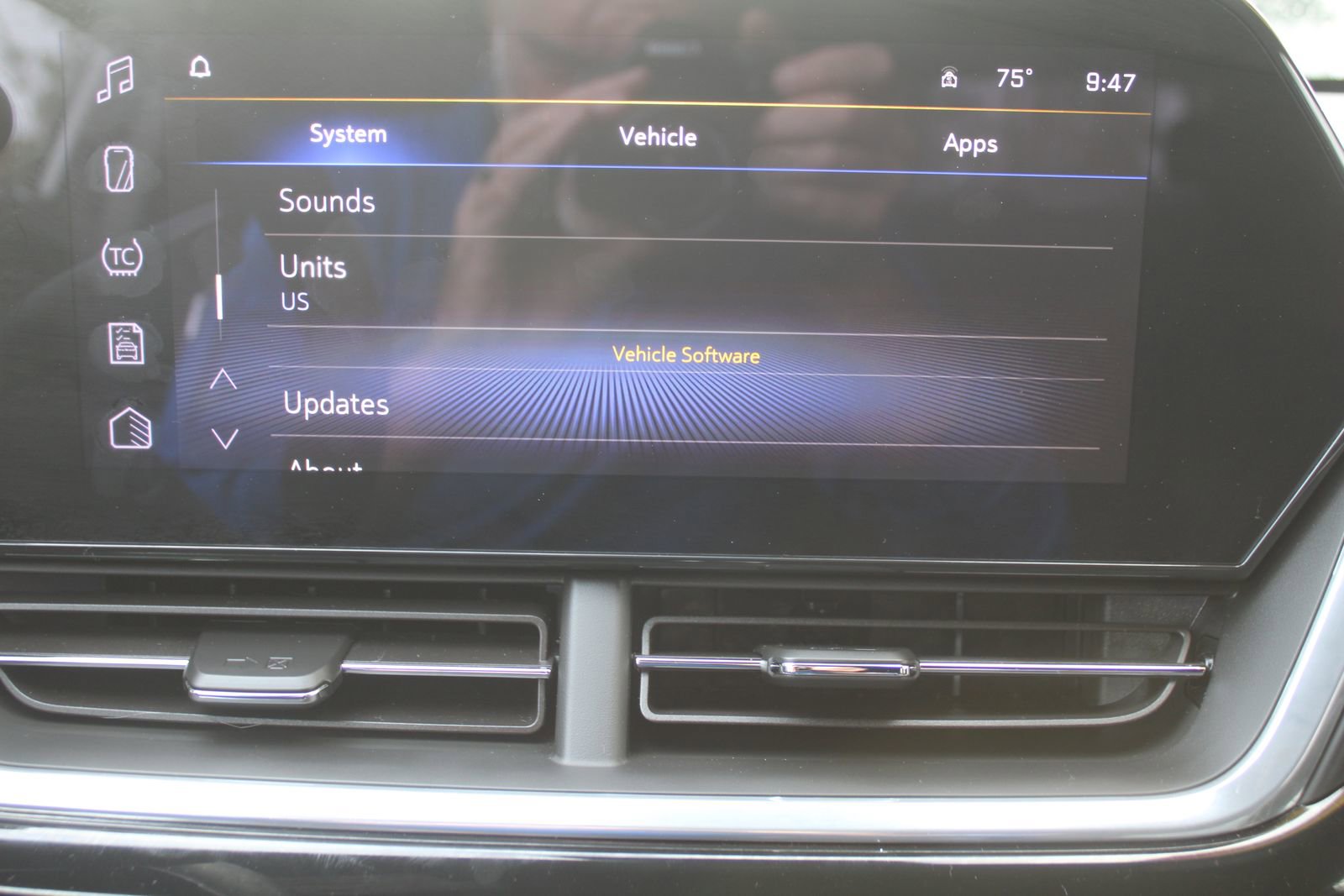 Used 2024 Chevrolet Trax RS image 41