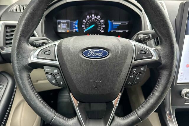 Certified 2022 Ford Edge Titanium w/ Equipment Group 301A image 21