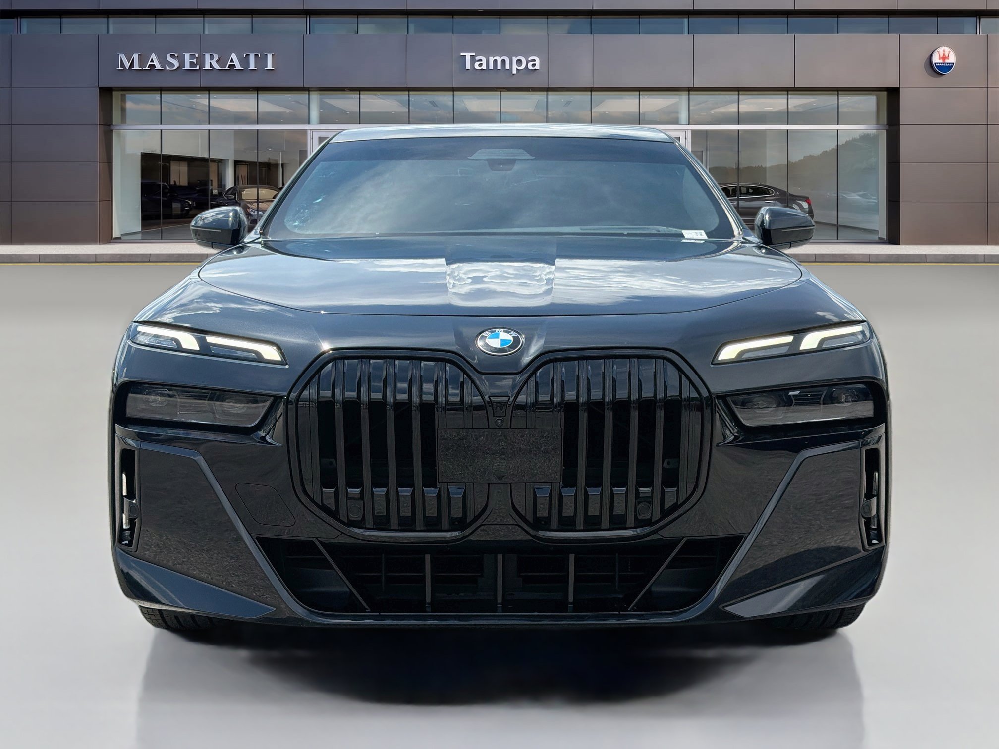 Used 2024 BMW 760i xDrive AWD/4WD image 8