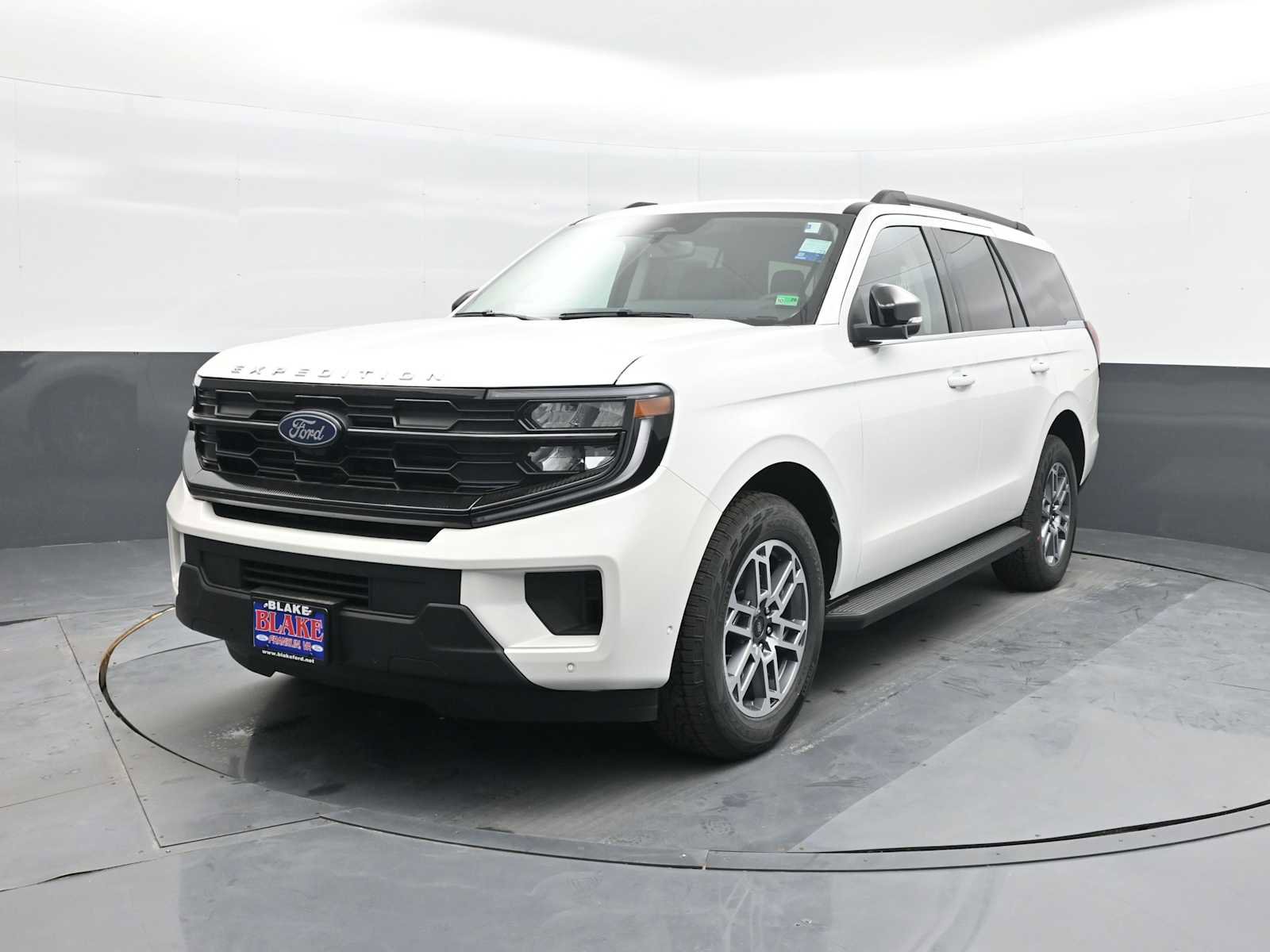 New 2025 Ford Expedition Active image 4
