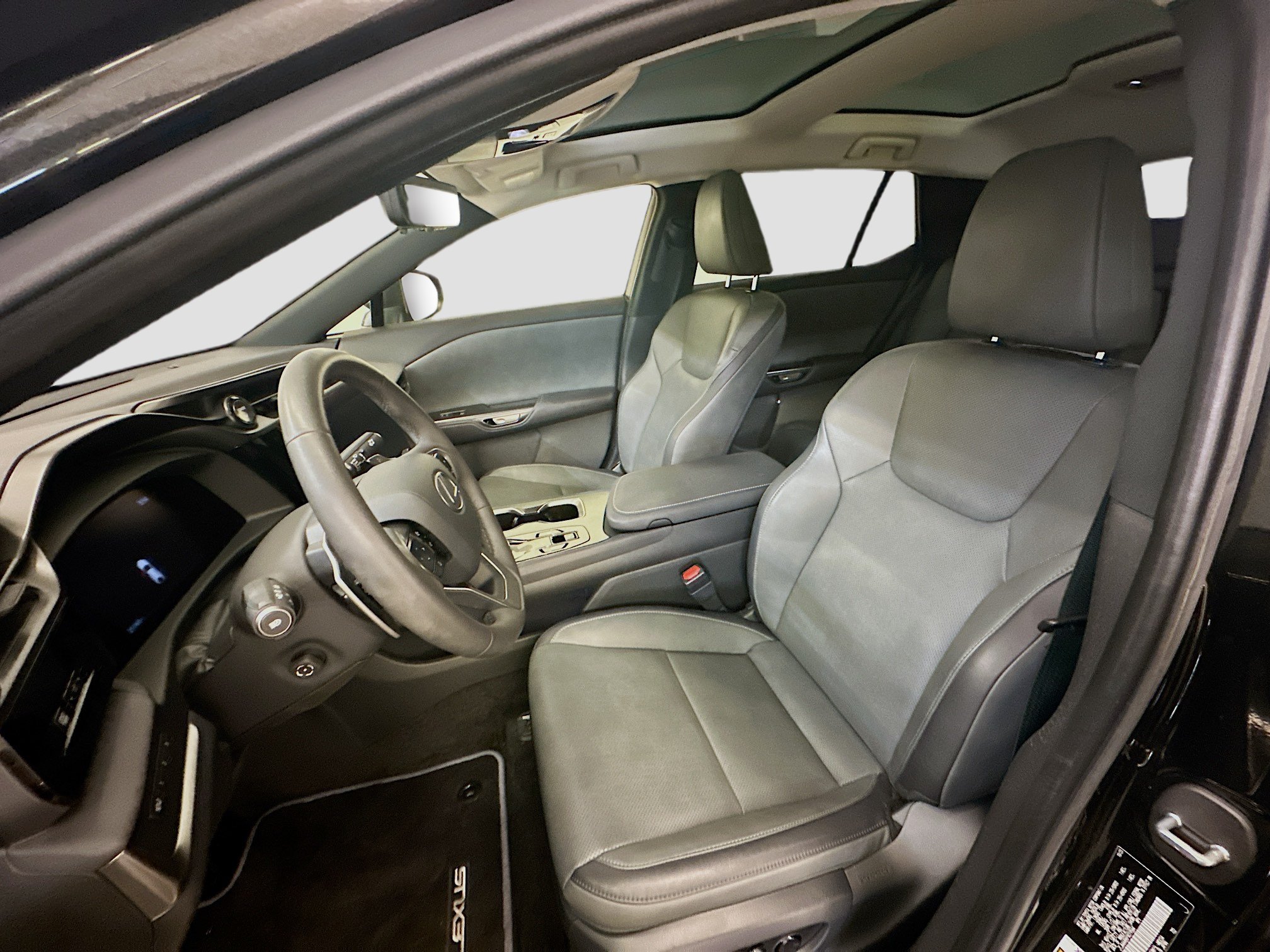 Used 2023 Lexus RZ 450e Premium w/ Technology Package AWD/4WD image 13
