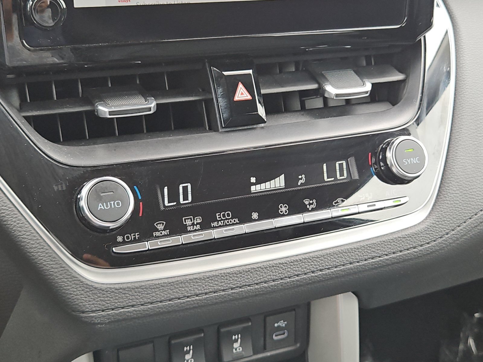 Certified 2025 Toyota Corolla Cross XLE FWD image 18
