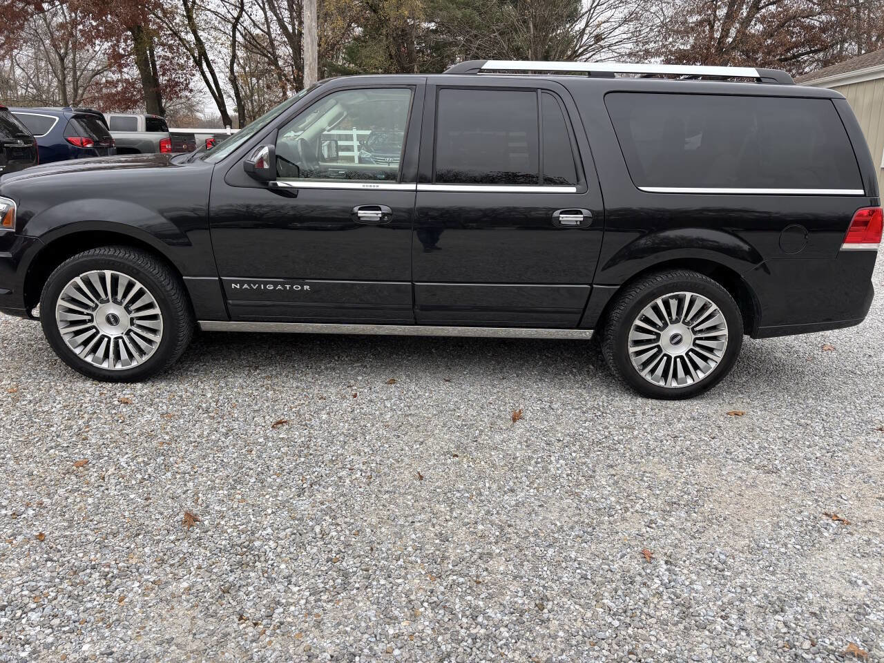 Used 2015 Lincoln Navigator L 4WD w/ Equipment Group 101A Reserve image 1