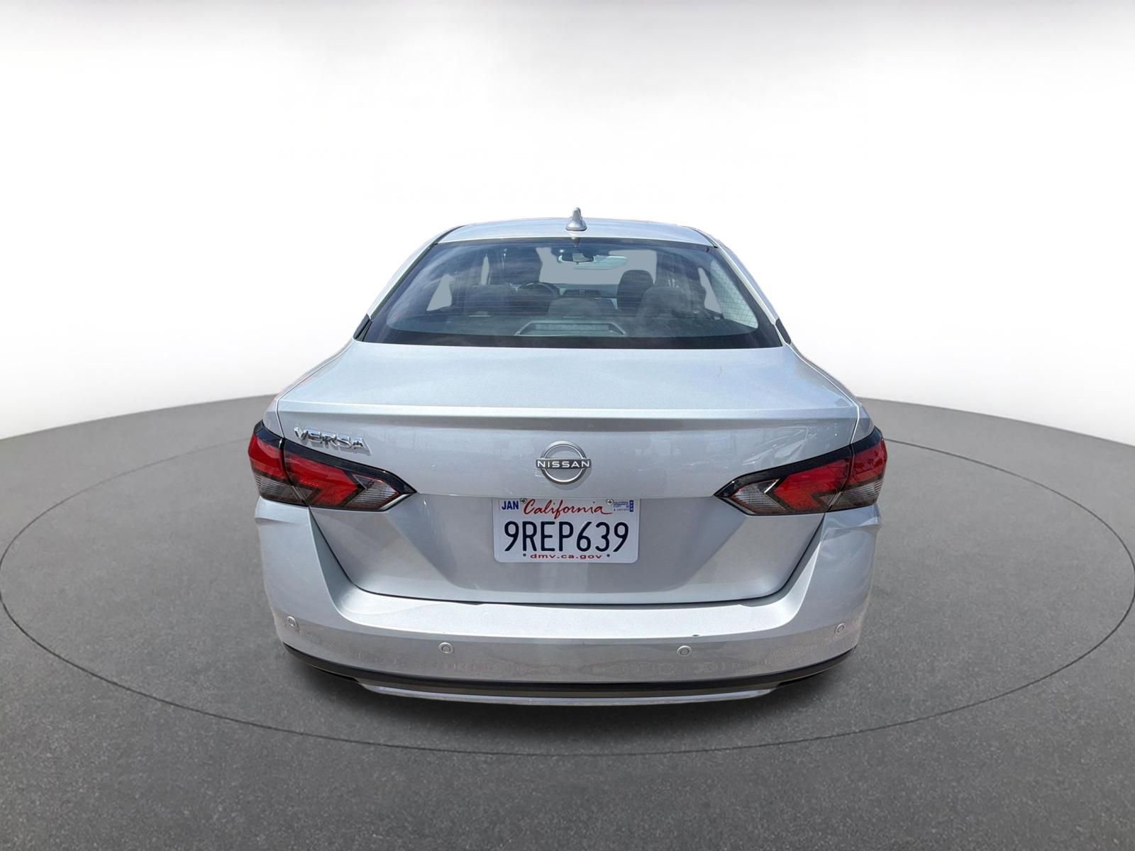 Used 2025 Nissan Versa SV FWD image 5