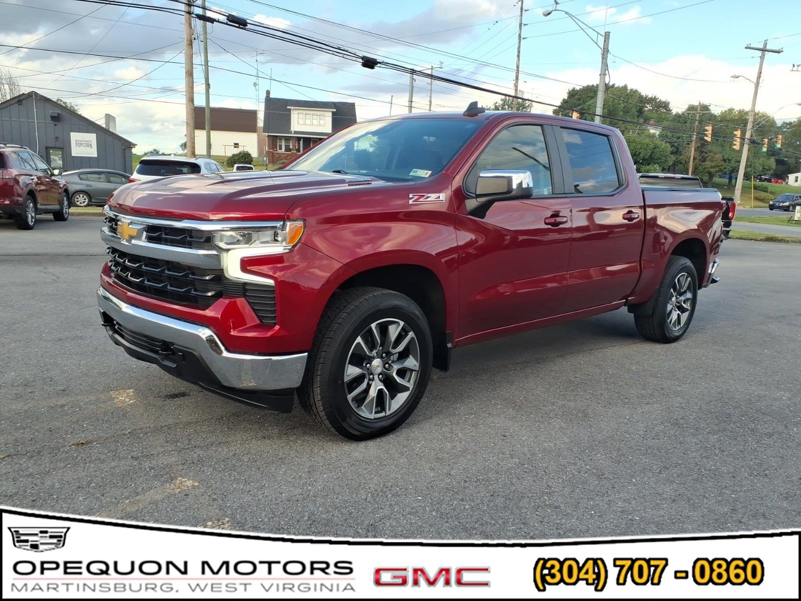 Used 2023 Chevrolet Silverado 1500 LT AWD/4WD image 3