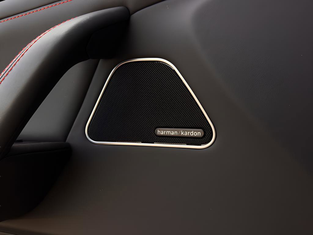 Used 2024 Maserati Levante GT Ultima image 22