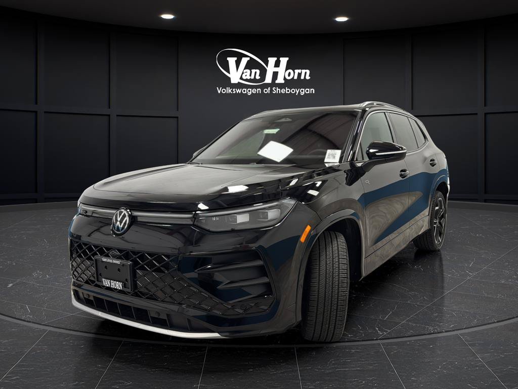 Used 2025 Volkswagen Tiguan SEL R-Line AWD/4WD image 3