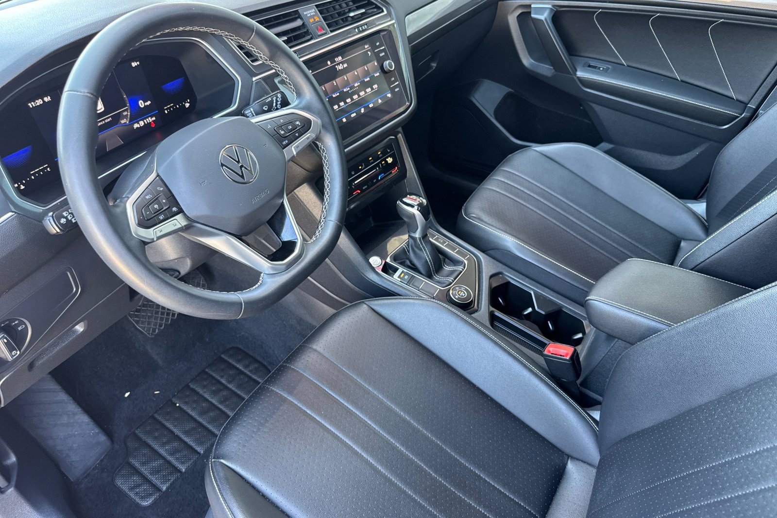 Used 2022 Volkswagen Tiguan SE AWD/4WD image 4