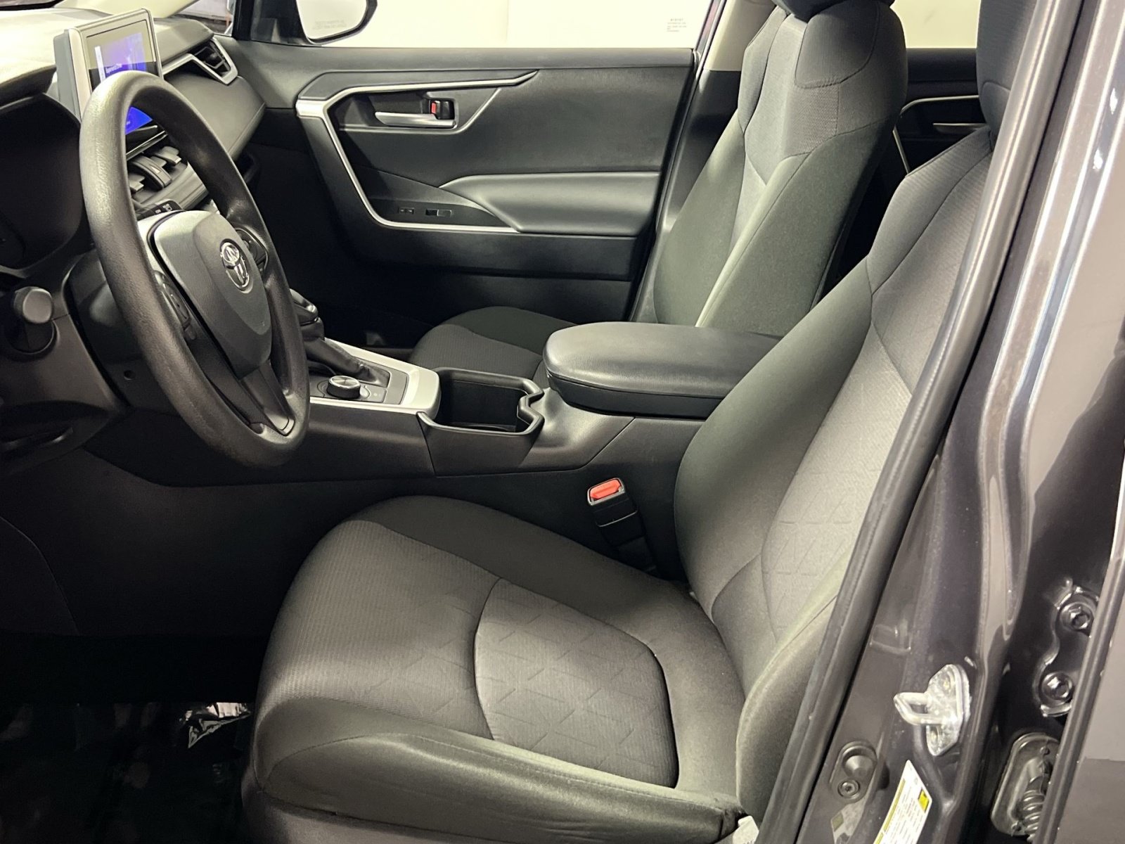 Used 2025 Toyota RAV4 XLE AWD/4WD image 13