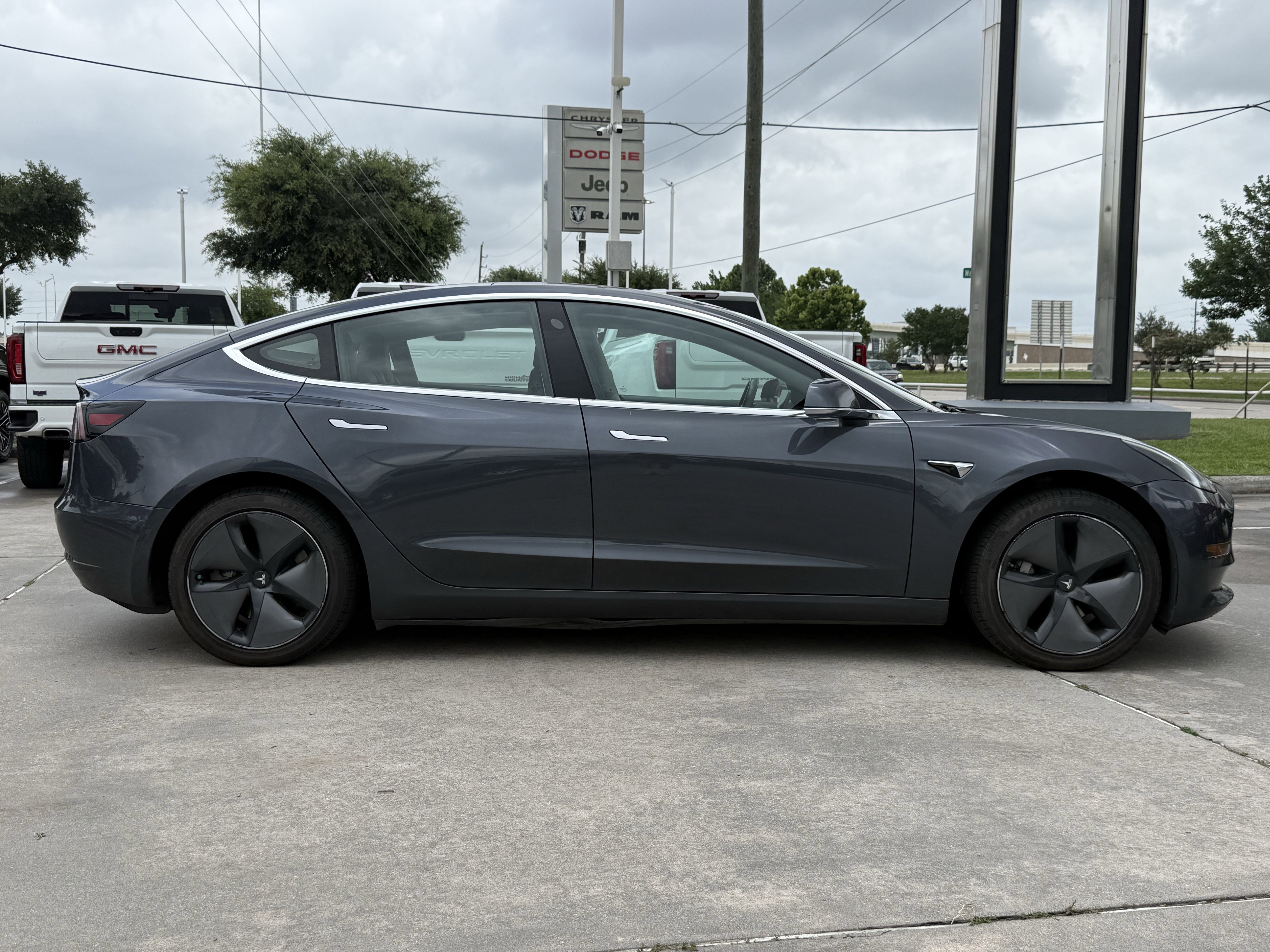 Used 2018 Tesla Model 3 Long Range RWD image 3