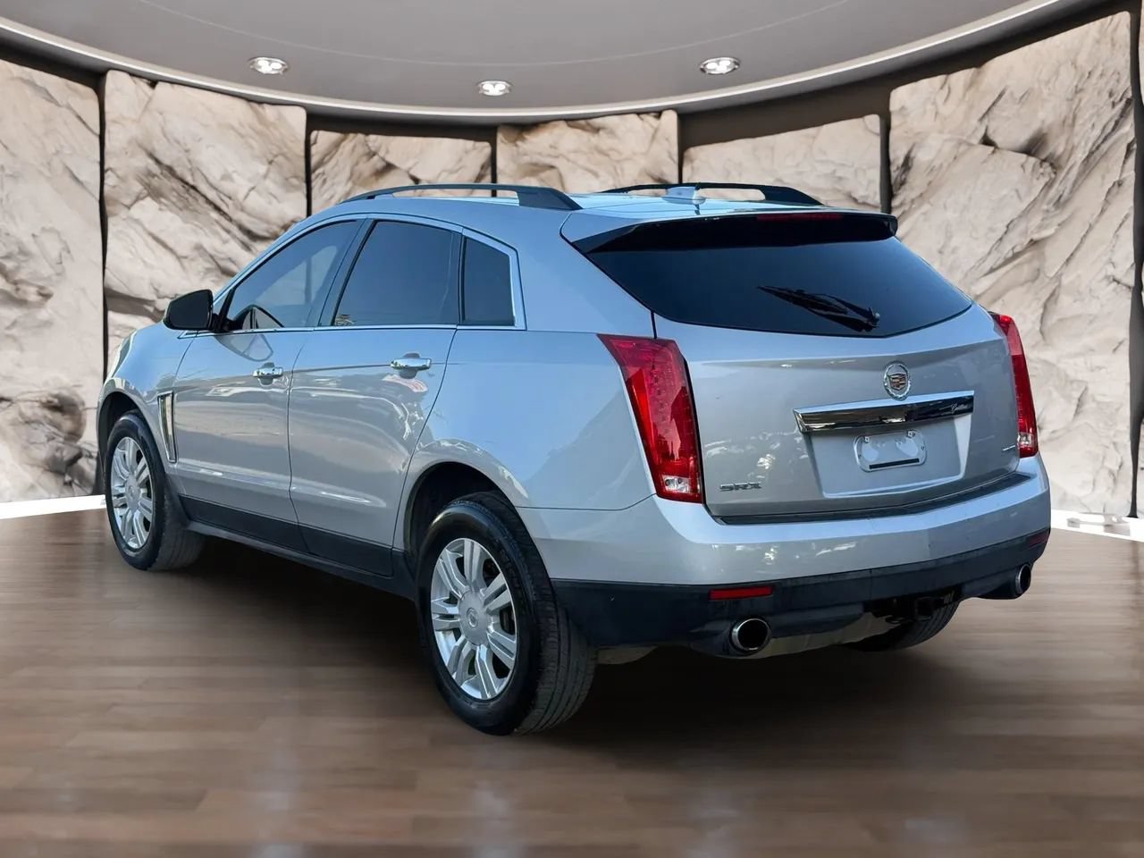 Used 2015 Cadillac SRX FWD image 4