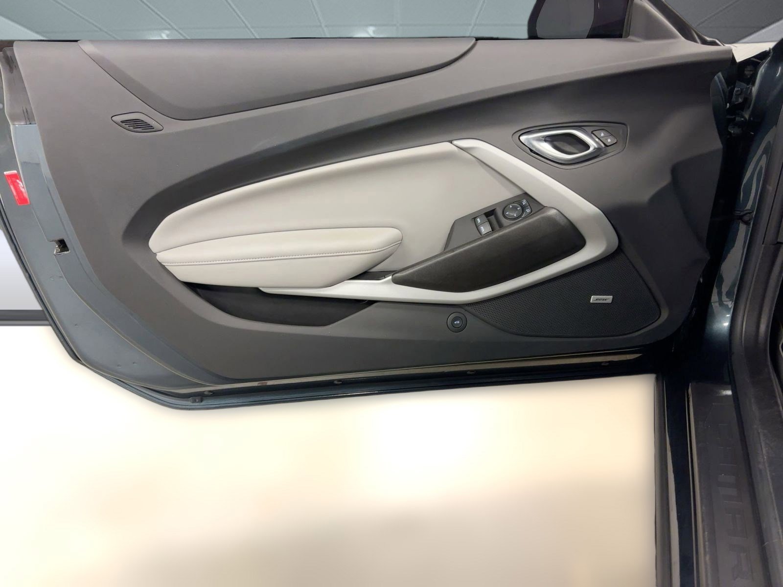 Used 2021 Chevrolet Camaro LT w/ Technology Package image 12