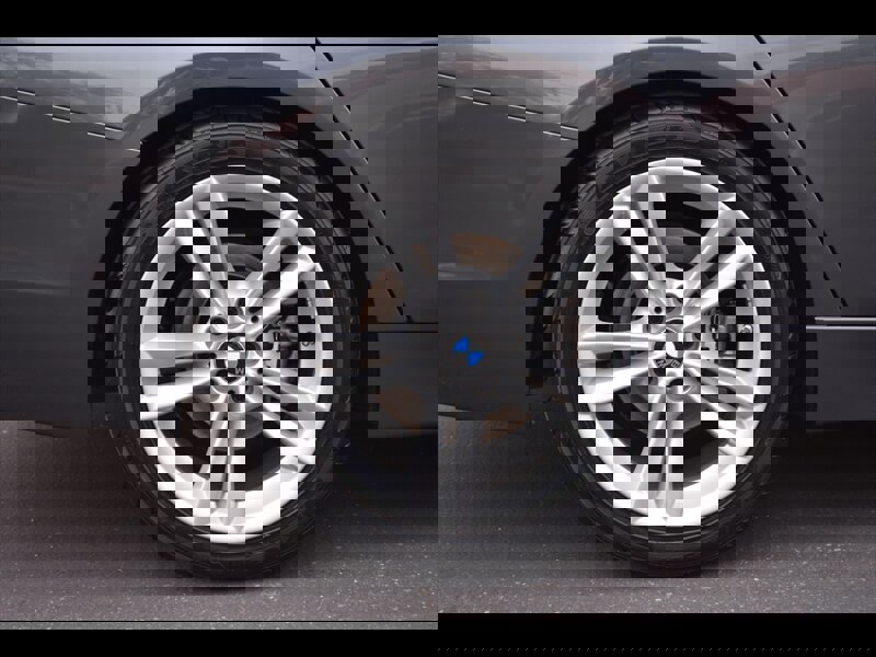 Used 2016 BMW 320i Sedan w/ Sport Package image 39