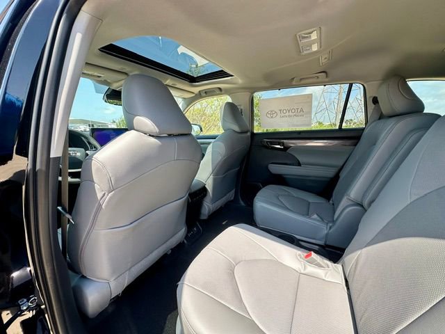 New 2026 Toyota Highlander Limited image 10