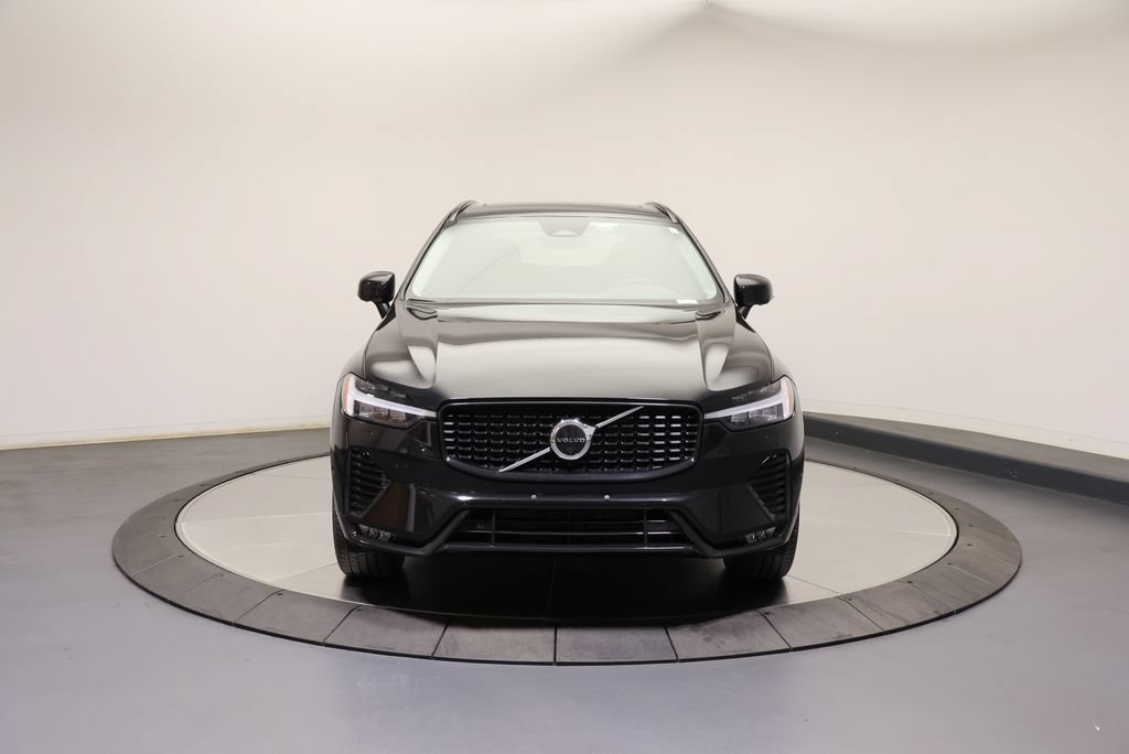 Used 2023 Volvo XC60 B5 Plus w/ Protection Package Premier AWD/4WD image 8